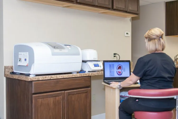 Dr. Smart using the PlanScan E4D System
