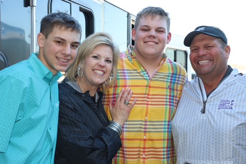 Dr. Lyndi Smart and family group photo
